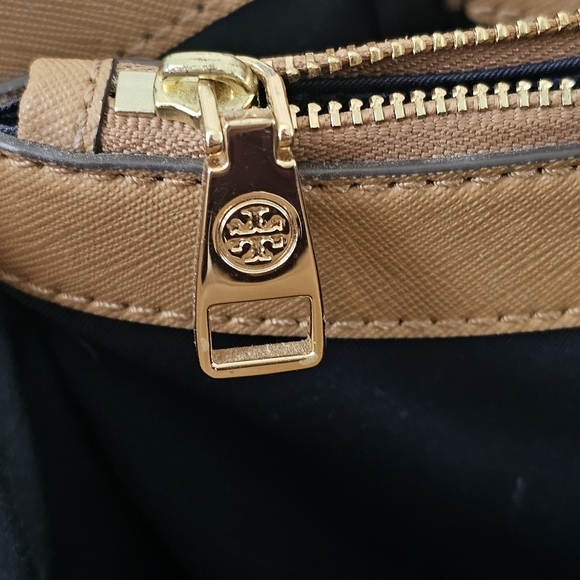 Tory Burch Tan Robinson Tote Bag w/ Extra Bag Charm - Picture 10 of 13